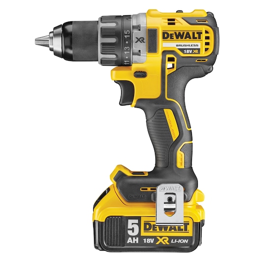 DEWALT 18V XR cordless drill with 5Ah Li-ion battery, yellow and black, side view.