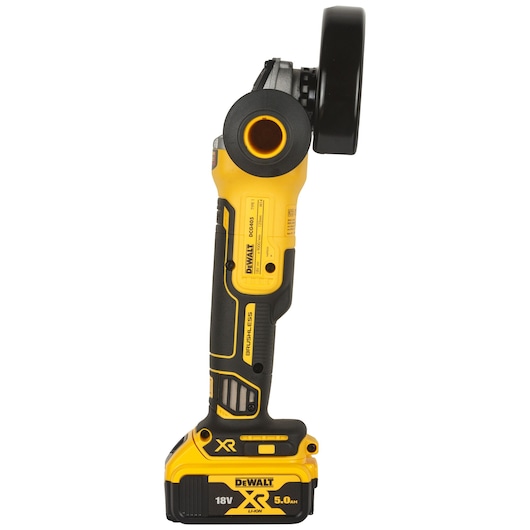 DEWALT cordless grinder DCG405P2-QW, 18V XR, yellow and black body, side view, battery attached.