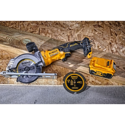 DEWALT DCS571NT-XJ, DCS571NT cordless saw with blade, battery and disc. Photography category, EMEAANZ region.