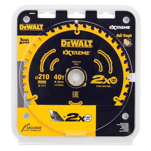 DEWALT Extreme 210mm 40T saw blade in packaging, featuring long life and thin kerf for tough nails.
